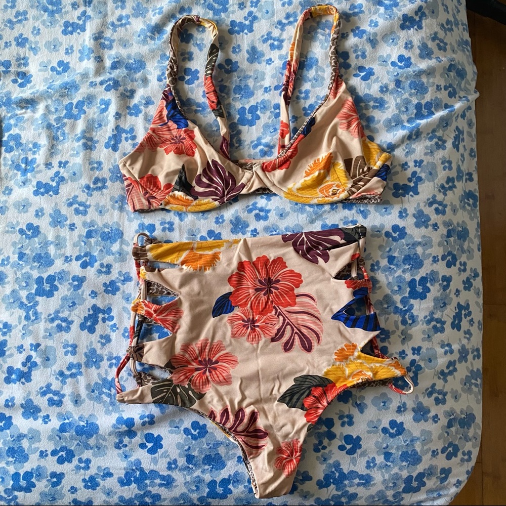 Acacia swim retro paradise set